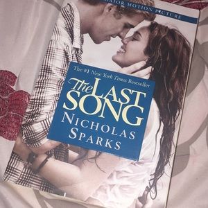 Nicholas Sparks “The Last Song” Paperback book